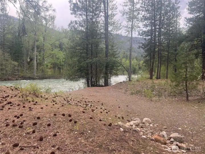 1.69 acres of community Methow River frontage