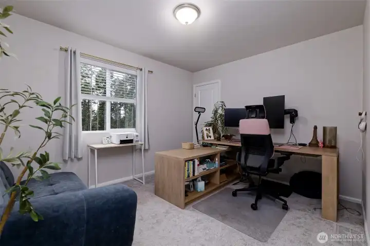 2nd bedroom