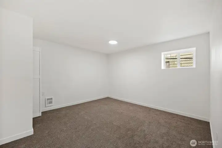 Downstairs bedroom #4