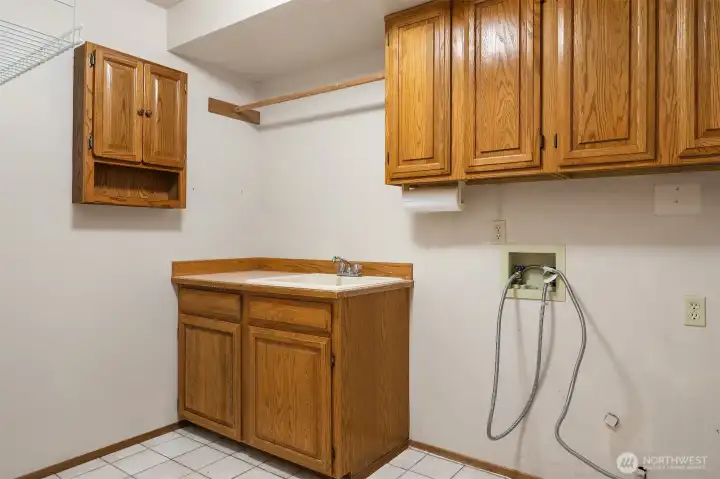 LAUNDRY ROOM WITH SINK