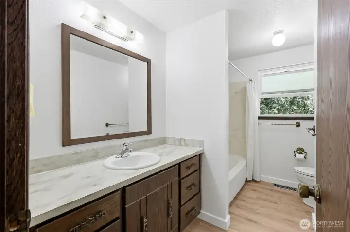 upstairs guest bathroom