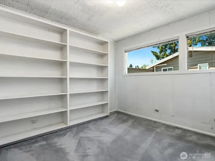 Office with built in shelves Office with built in shelves