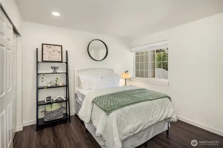 Here is the next secondary bedroom. Here is the next secondary bedroom.