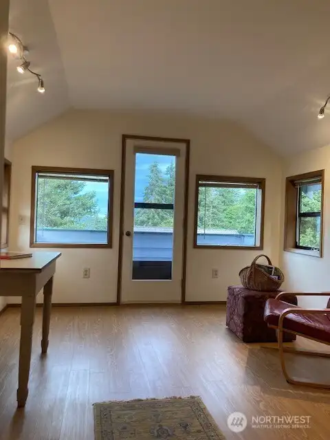 Look at all the windows and the view!