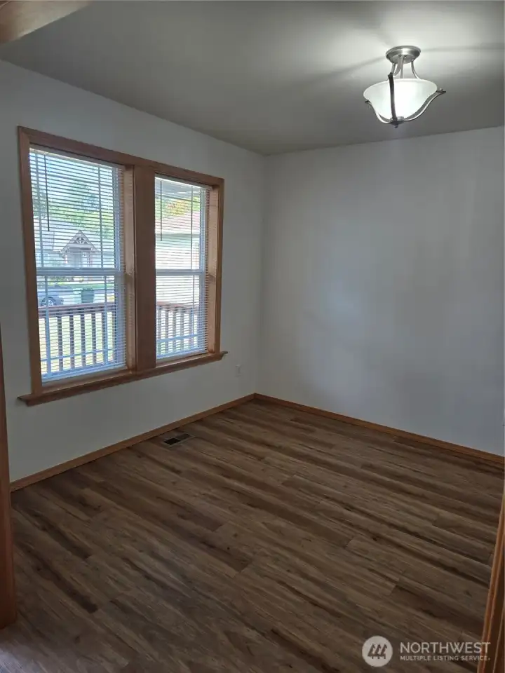 Office/Bedroom Office/Bedroom