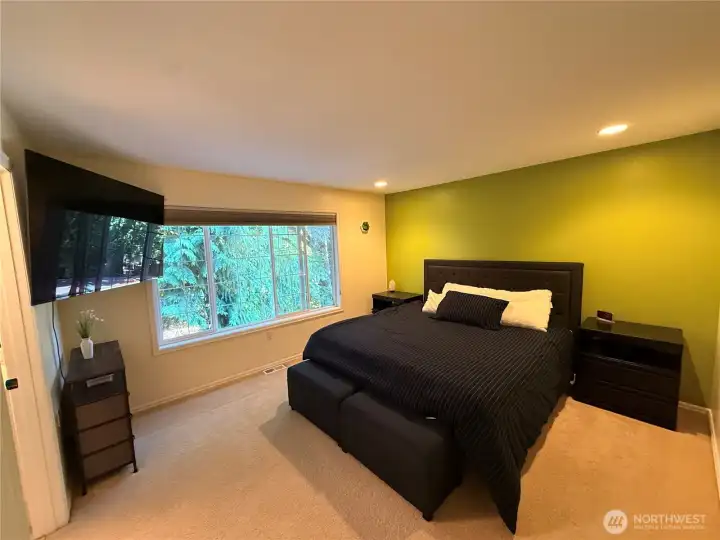 Master bedroom Master bedroom