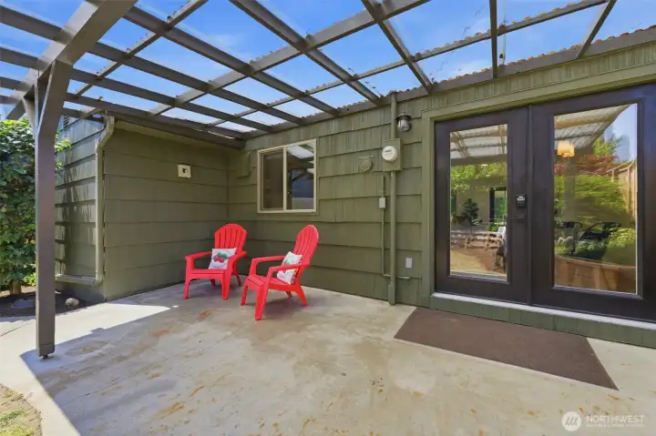 Covered patio to enjoy every season! Covered patio to enjoy every season!