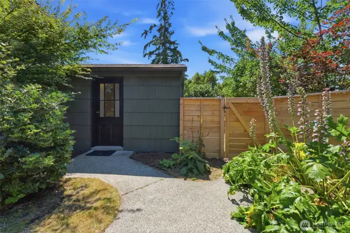 Separate entrance to extra finished space! Separate entrance to extra finished space!