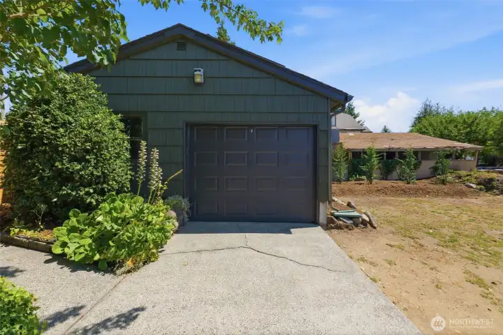 Detached 1-car garage and driveway! Detached 1-car garage and driveway!