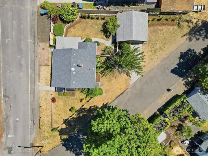 0.11 acres with new roof 0.11 acres with new roof