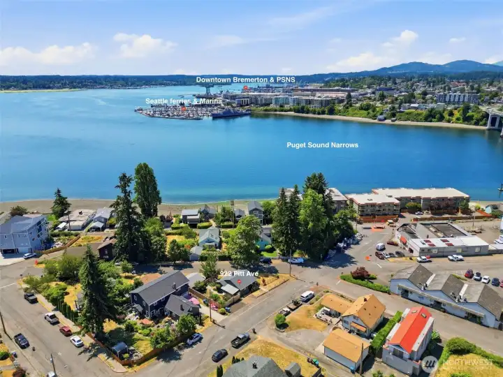 Near Downtown Bremerton, PSNS & Seattle ferries! Surrounded by many waterfront parks! Near Downtown Bremerton, PSNS & Seattle ferries! Surrounded by many waterfront parks!