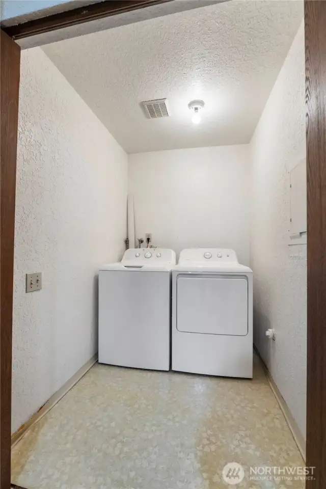 Washer & Dryer included