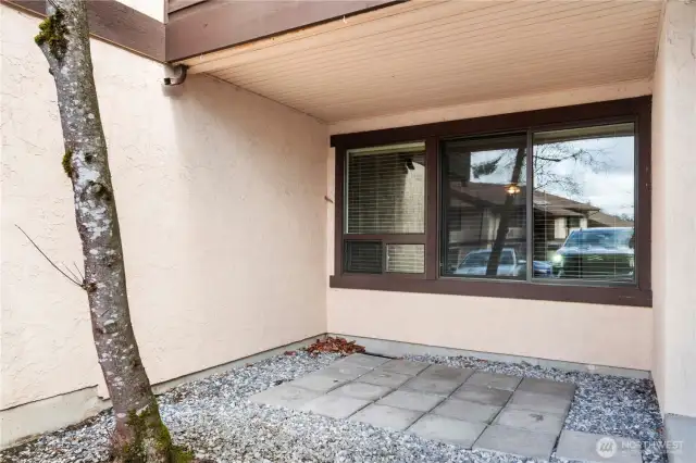 2nd patio area