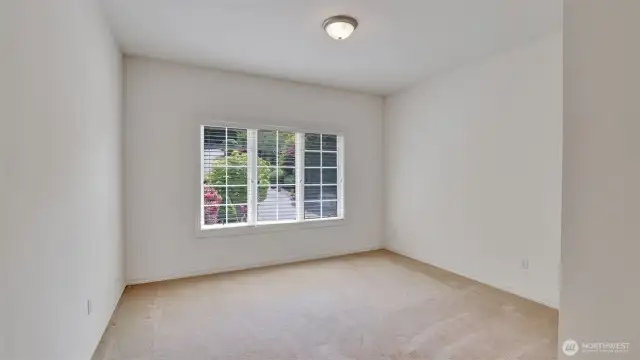 The other spacious jack-n-jill bedroom on the 2nd floor