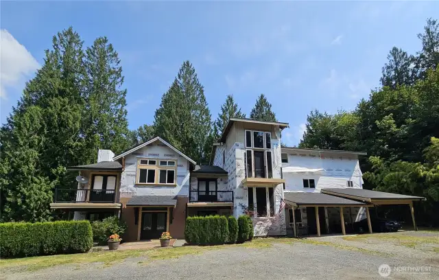 The opportunity is yours in the beautiful area of Issaquah on close to 2 private acres.