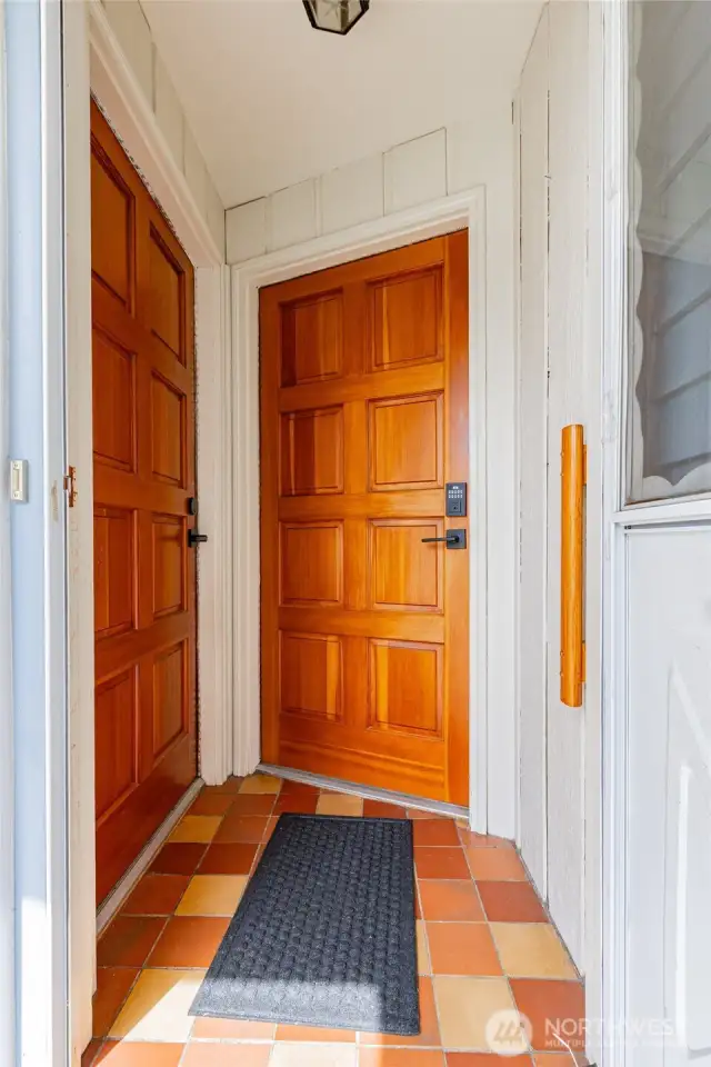 Too entrances