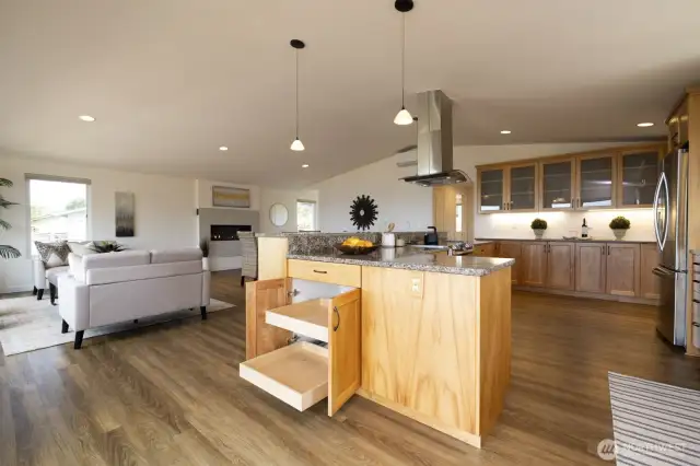 A cabinet with pull out drawers on the exterior side makes access so easy!