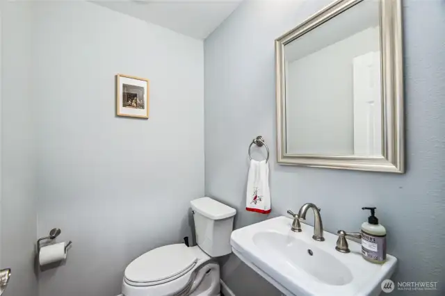 Delightful updated powder bath.