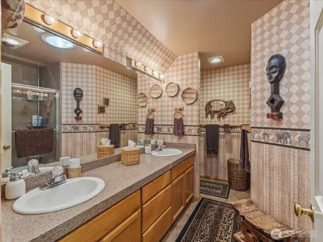 Upper Full Bathroom