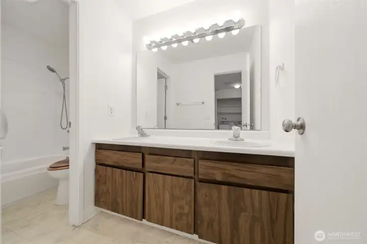 Bathroom #1 - Double Sinks