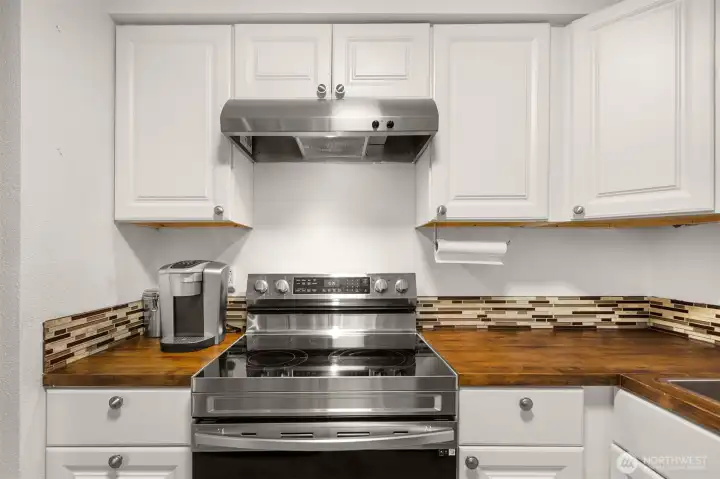 Oven Equipped w/Air Fryer Option!