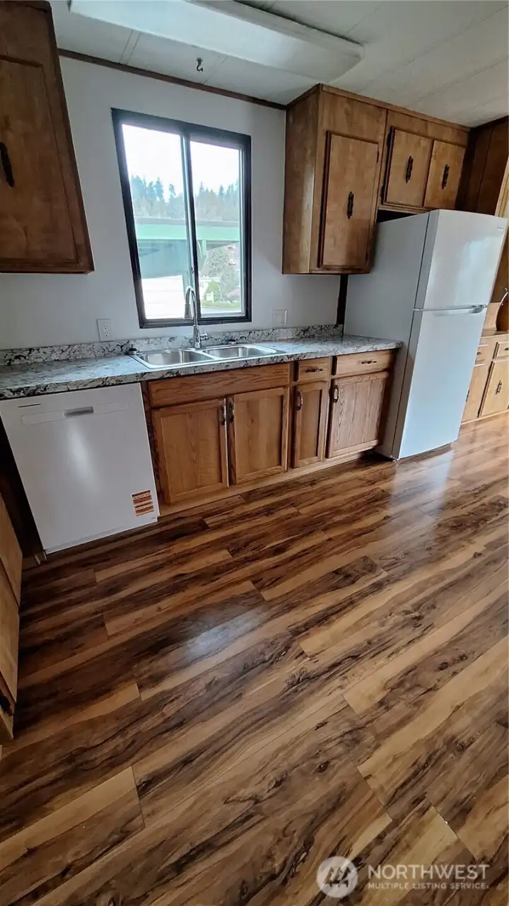 New dishwasher, new refrigerator & range