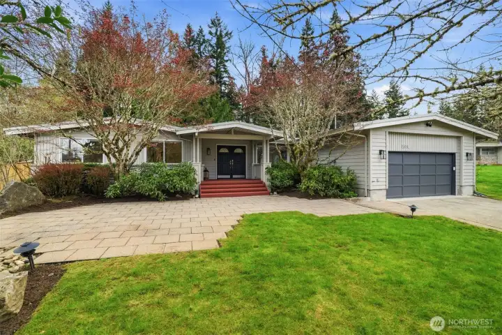 Beautiful curb appeal with inviting entry and mature landscaping Beautiful curb appeal with inviting entry and mature landscaping