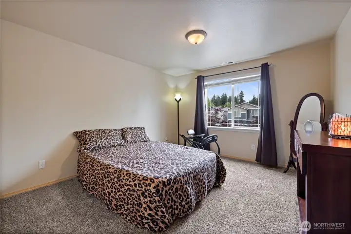 2nd bedroom