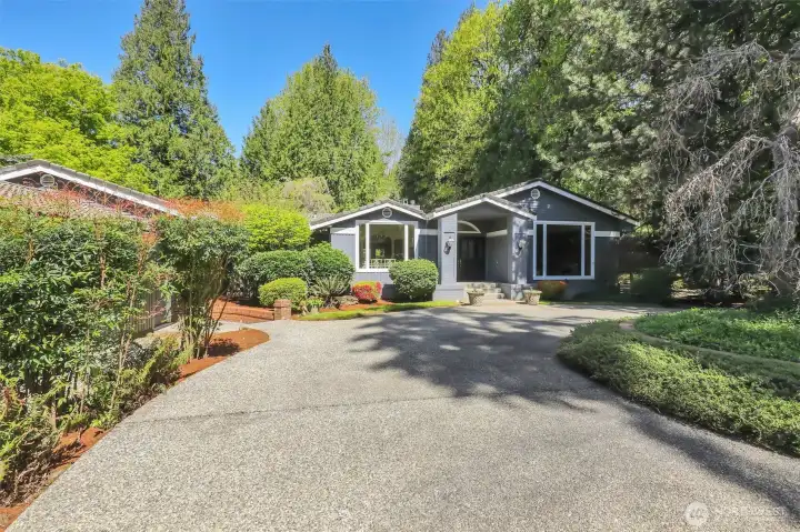 !-level Estate in Woodinville!