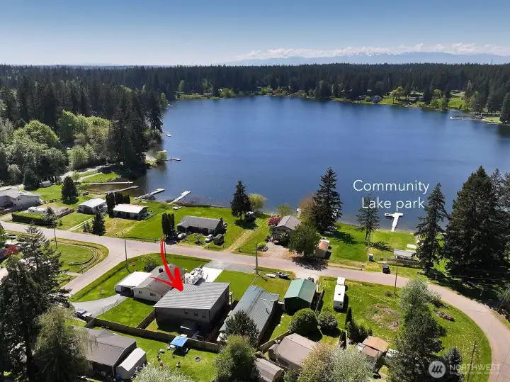 Located in desirable Deer Lake Community Located in desirable Deer Lake Community