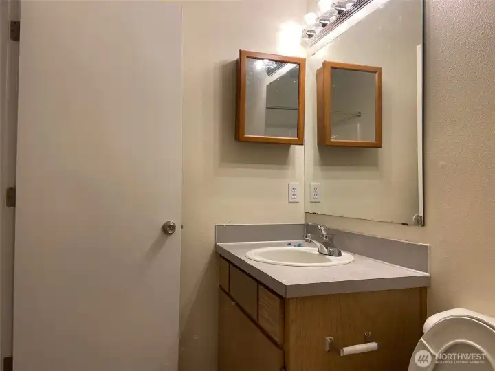 LL Full bath