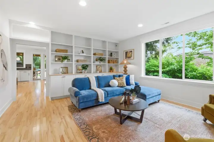 Large living room with great built ins.