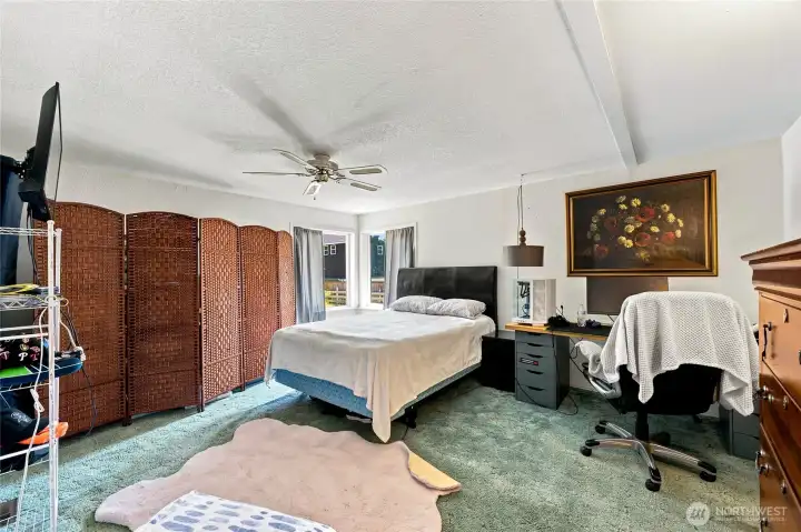 Spacious Primary bedroom Spacious Primary bedroom