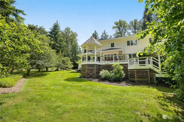 Rear of home & multi-level deck