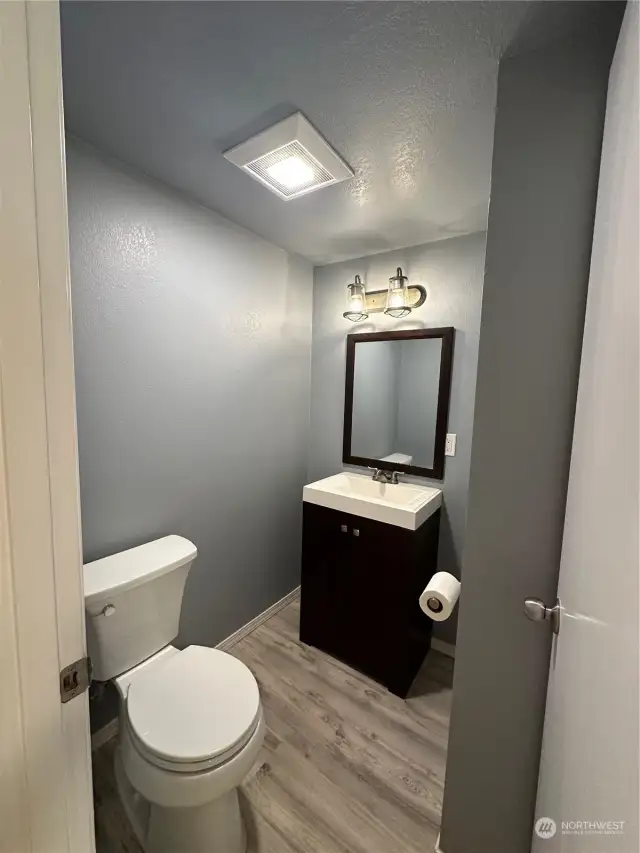 Utility/Mud room 1/2 bathroom