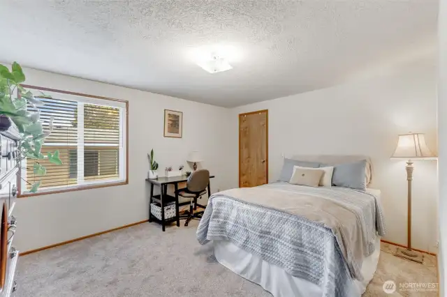 Guest bedroom with walk in closet