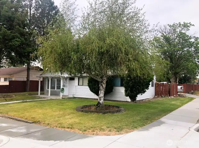 Walking distance to Schools & Churches