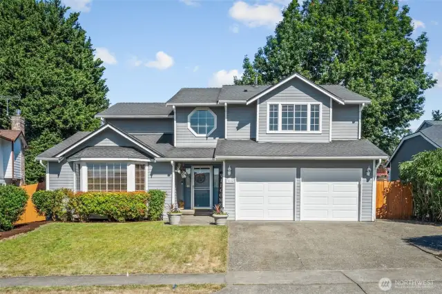 Don't miss this amazing opportunity to own this 5 bedroom, 3 bathrooms with powder room on the main in Shilo Manor in NE Tacoma.