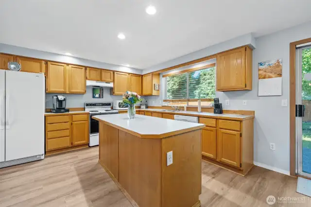 Large island with drawers and storage. Great prep space.