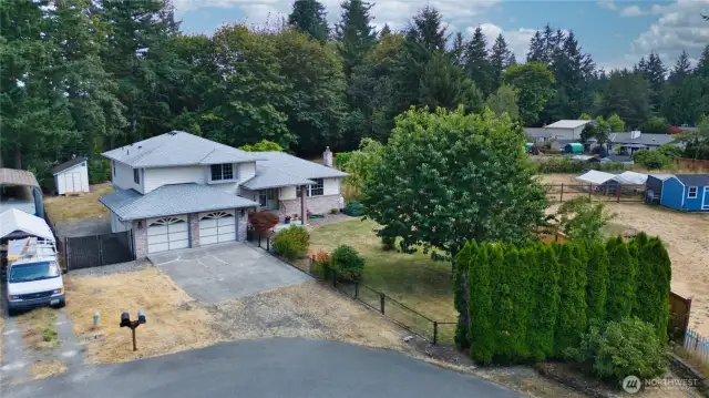 This house is ready for you to move-in and make it your home! Thanks for reviewing the photos, please call your Realtor® or Broker for your own private viewing.