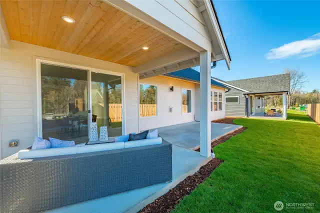 Photos shown are of a similar floor plan previously built in a different neighborhood (The Ridge in Blaine). Finishes and features may vary. Some items pictured reflect buyer-selected upgrades which are not included in the base price and may be added at an additional cost.