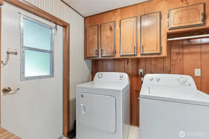 UTILITY MUD ROOM