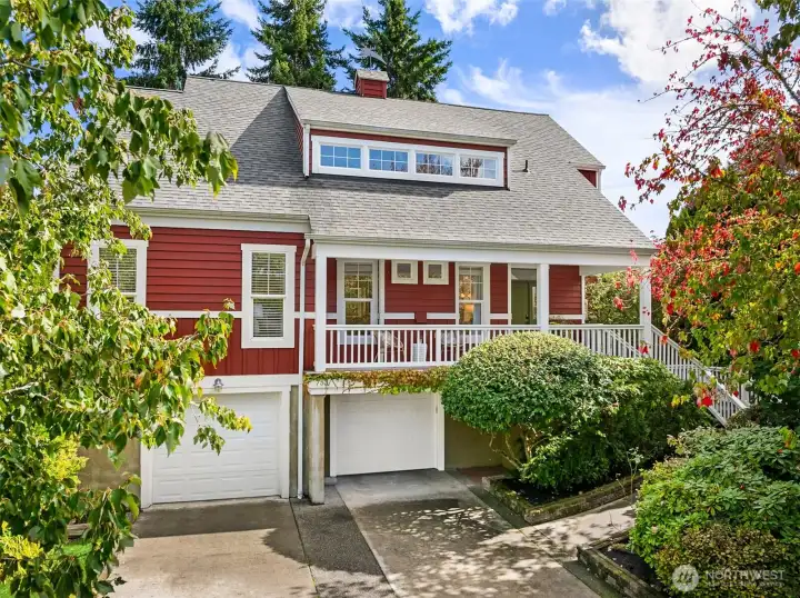 Welcome to 753 Village Circle NW! Note the newer roof!