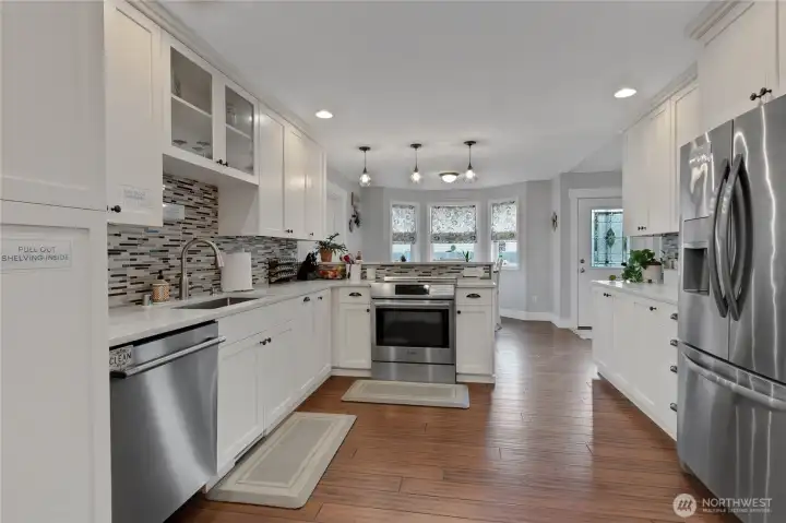 All Kitchen appliances included