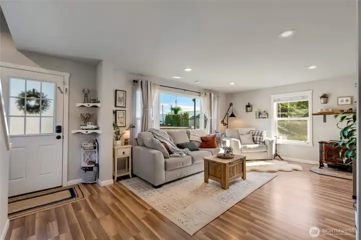 Newer Luxury Vinyl flooring, interior & exterior paint…