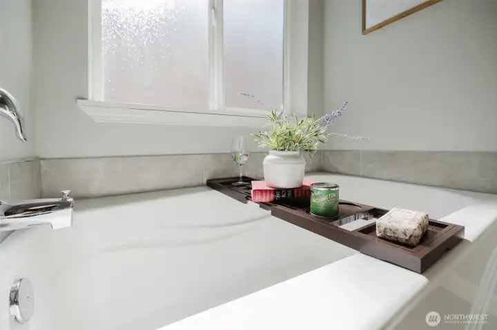 Primary Bath tub