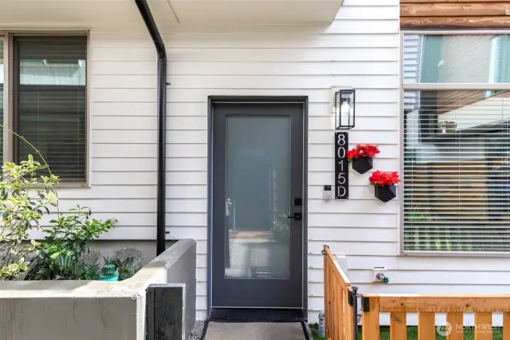 Well built with a larger foot print than some of the new builds, room to host, work and live!