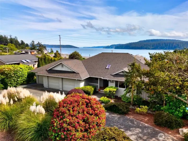 Beautifully landscaped view home Beautifully landscaped view home