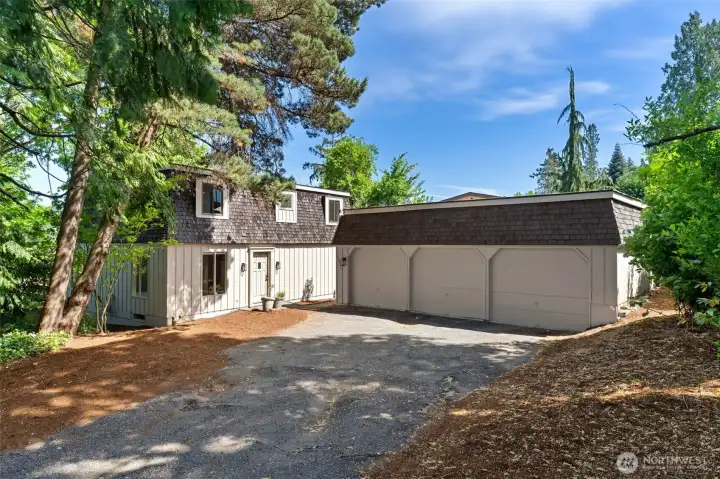 3 Car Detached Garage