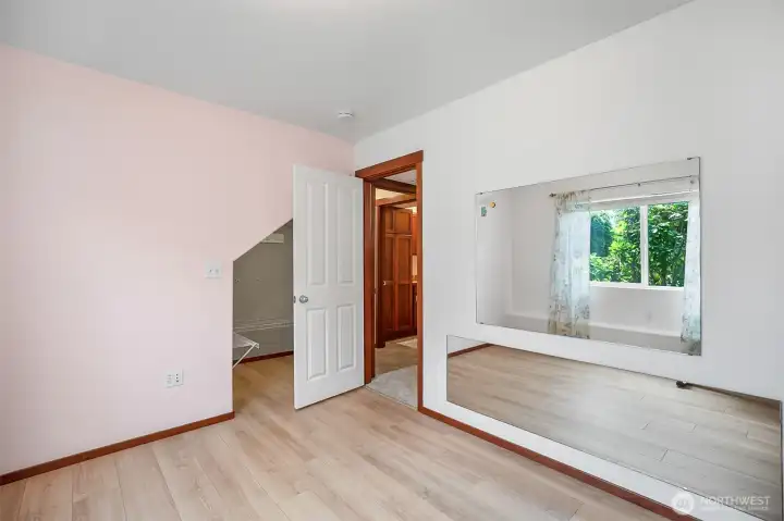 4th bedroom with closet.